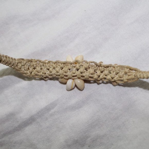 Handmade seashell bracelet - Picture 3 of 3